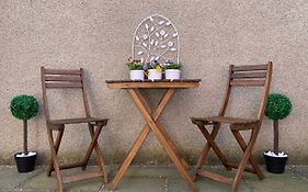 The Ramblers Rest - Whole Apartment - Pet Friendly - Close To Amenities And Walks
